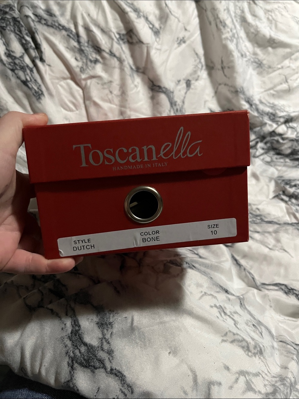 Toscanella Cream Leather Toe-Loop Buckle Sandals - Picture 5 of 5